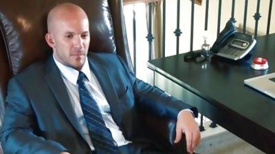 British muscle sprays jizz after wanking, European, Closeup, Cumshot, Bulldog Pit