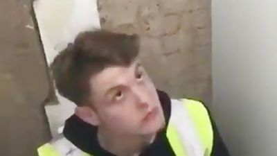 British Builders film lad wanking in the construction site, Handjob, Masturbating, Outdoor