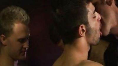 Sex Club poke, Blowjob, Mature, Muscle, Club