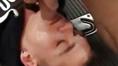 Sneaker Im Bus, Bus, Shoes