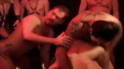 Dungeon gang dril, Anal, Fetish, Bareback