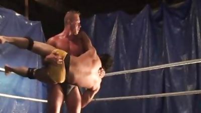 Wrestling yummy Bulge (no in nature's garb), Sport