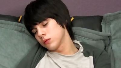 Emo twink jizzes on himself while getting slammed raw, Blowjob, Hardcore, Masturbating, Gay, Bare Twinks