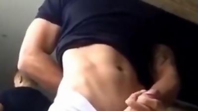 Batendo uma punheta com esse pau delicioso, Blowjob, Handjob, Outdoor