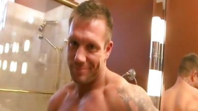 Bo Solo, Solo, Poses