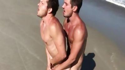 Beach bang - Mickey Knox & Colby Chambers, Anal, Big Cock, Bikini, Mickey Knox, Colby Chambers