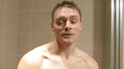 Stefan's bath time, Big Cock, Cumshot, Muscle, Bath, UK Naked Men