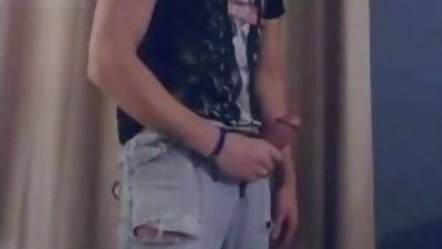 hungItalianStallion Flashes his 10 inch cock in jeans, Amateur, Webcam, Twinks