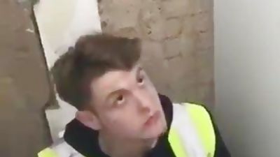 British Builders film lad wanking in the construction site, Handjob, Masturbating, Outdoor, Gay