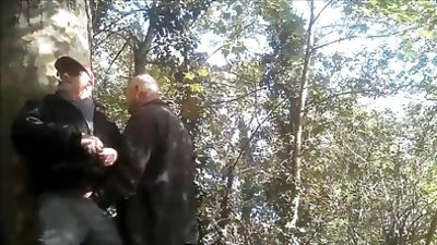 je suce un daddy tres entreprenant, Amateur, Masturbating, Outdoor, Gay