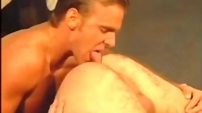 Fuck me I'm horny in the garage, Amateur, Blowjob, Muscle