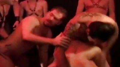 Dungeon gang dril, Anal, Fetish, Bareback