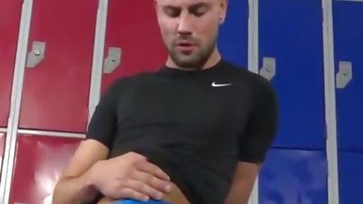 [UKHJ] giant penis In Lockerroom - Jeffrey Lloyd, Big Cock, Hunks, Jocks, Jeffrey Lloyd