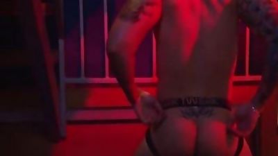 Jordano Solo, Solo, Poses