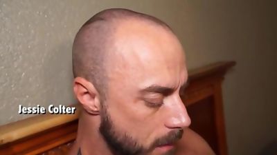 Using the bedsprings to bob on that dick, Brunette, Hairy, Bears