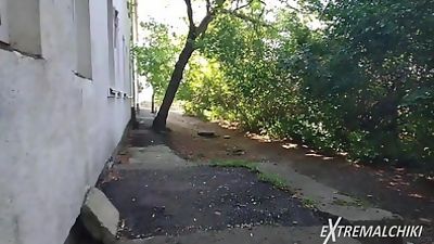 Emo handjob behind a dormitory, Handjob, Masturbating, Outdoor, Gay