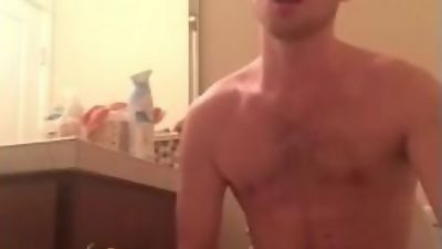 Well-hung otter gushes onto his chest, Cumshot, Masturbating, Solo