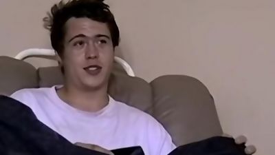 Amateur American Kevin jerks off while watching TV, Amateur, Big Cock, Masturbating, American, Gay